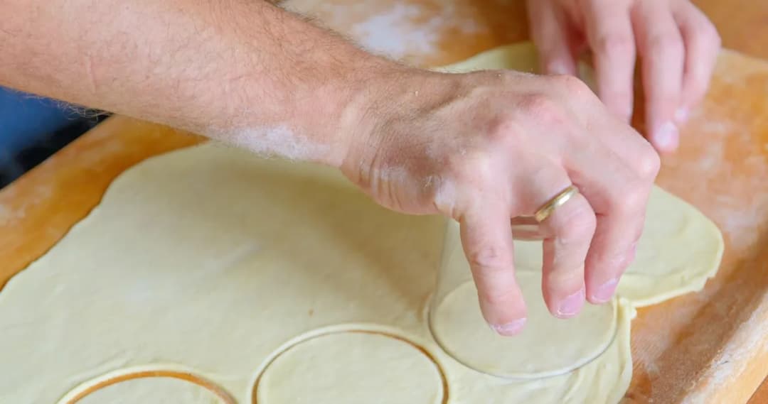 Przepis na ciasto na pierogi bezglutenowe, które zachwyci smakiem