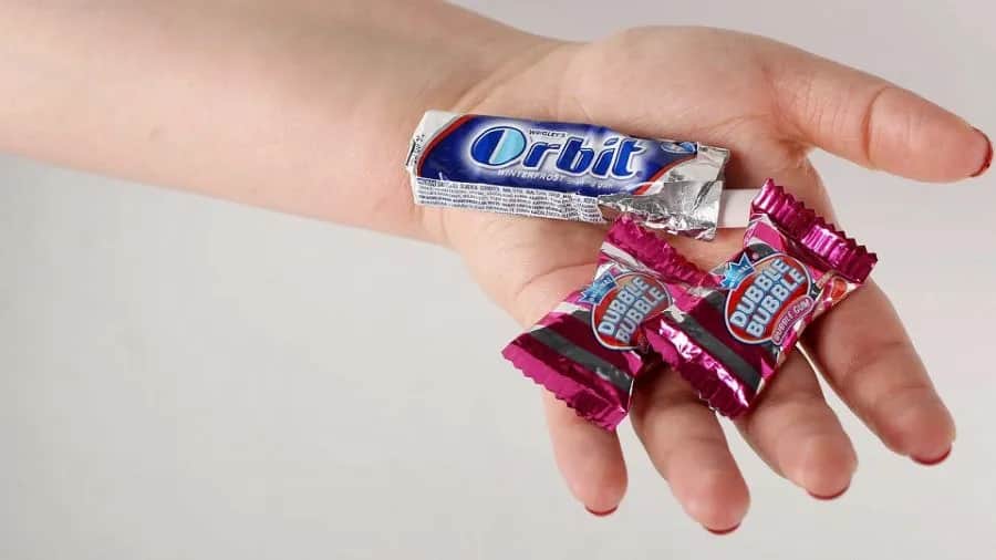 Czy żucie gumy odchudza? Odkryj prawdę o kontroli apetytu