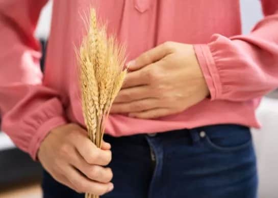 Nadmier glutenu w organizmie objawy – jak je rozpoznać i unikać?