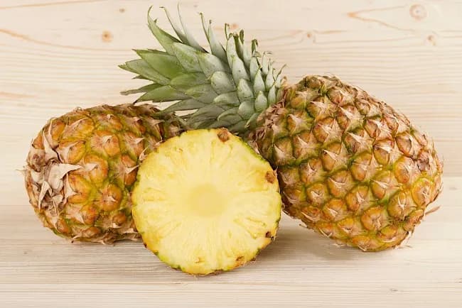 Ile kalorii ma ananas? Zaskakujące fakty o jego wartościach odżywczych